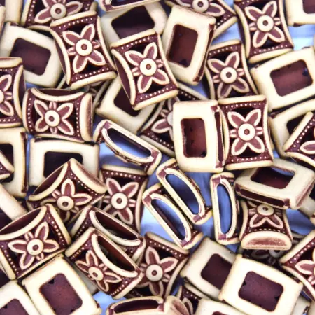 Мънисто правоъгълни13х10х5 мм.