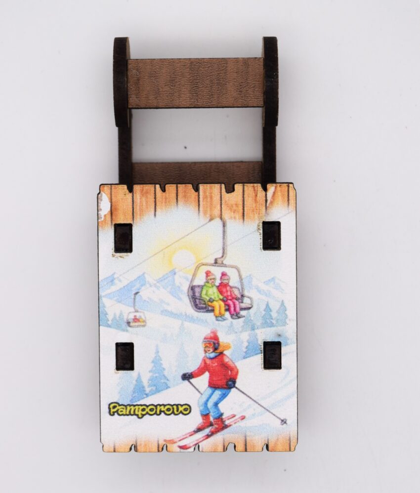 Ръчно изработен дървен сувенир - магнит тип шейна 1