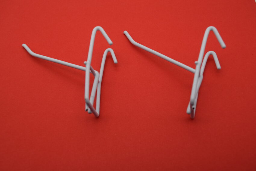 Метална кука за стелаж и скара – 10 см, бяла /10 бр.