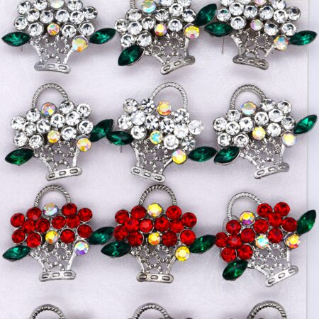 Комплект брошки Кошнички с цветя и кристали – 12 бр.